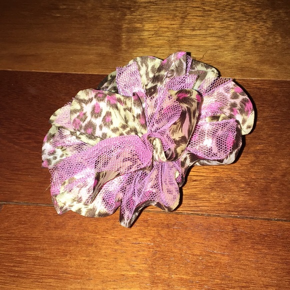 💗Pink Leopard and Lace Pin/Clip💗 NWOT - Picture 3 of 5